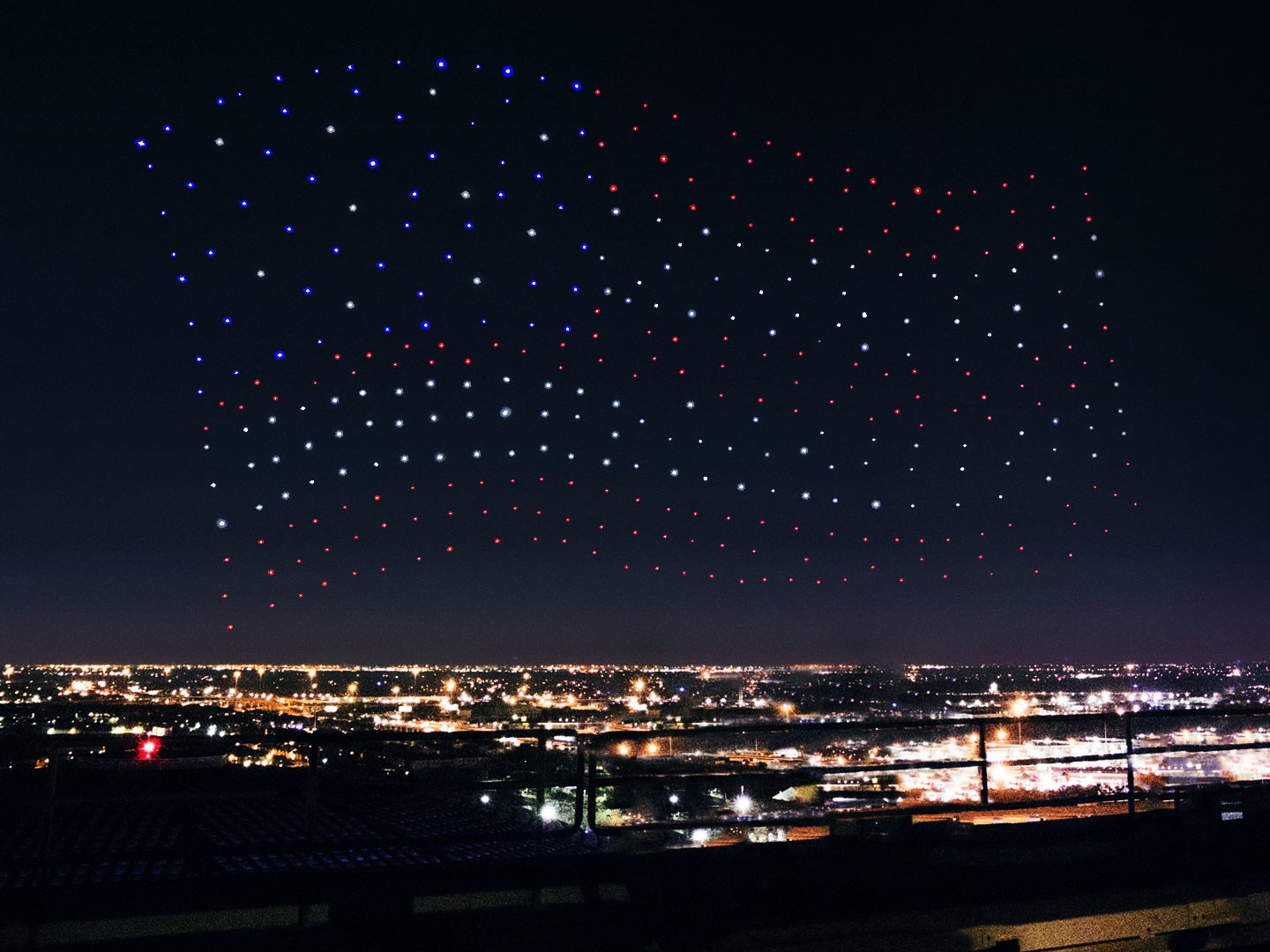 Даже годом ранее   500 дронов Intel   создал небесное шоу во время выступления Lady Gaga на Super Bowl